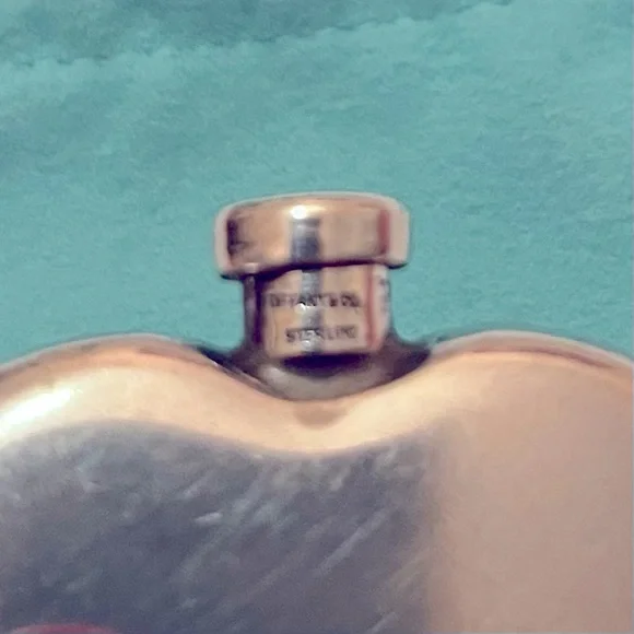 ❌SOLD❌ Tiffany & Co Heart Shaped Sterling Silver Perfume Flask VINTAGE / Antique - Picture 7 of 10